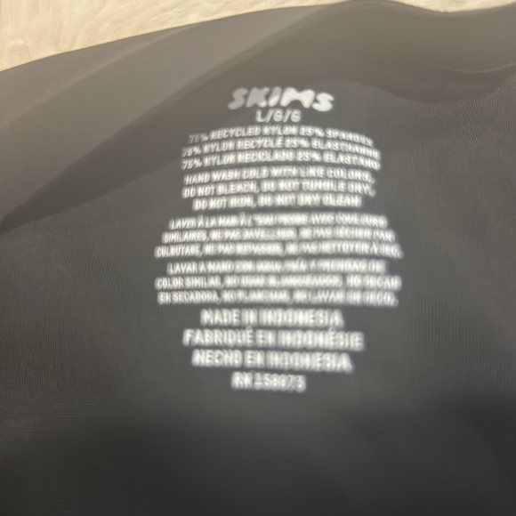 Skims foundation cami - Picture 2 of 3